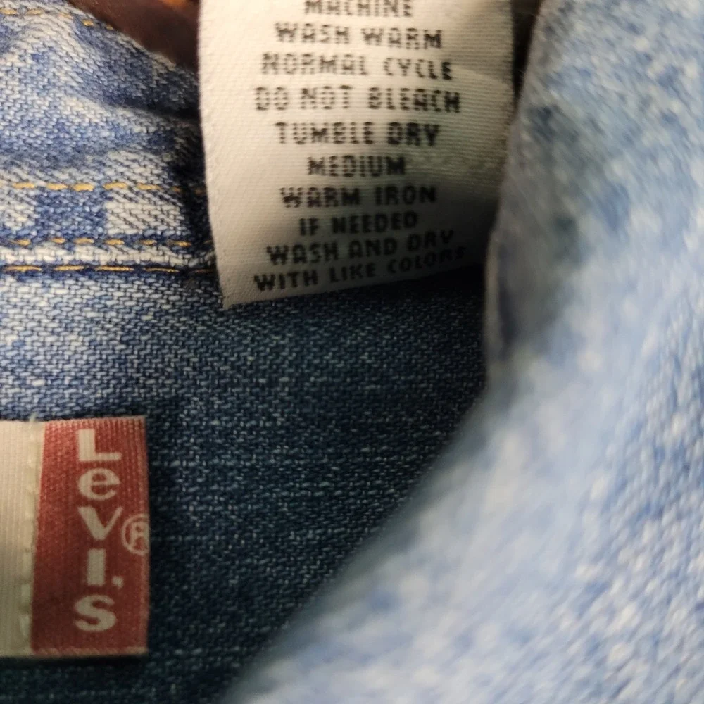 Levi's Denim Chore Shirt Men's Medium Blue 4-Pocket Cotton Button-Up Long Sleeve